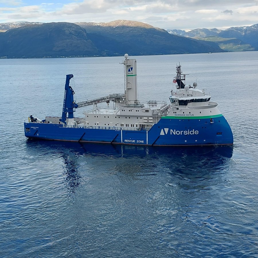  Scottish East Coast - NORSIDE CETUS transiting Tayside Coast