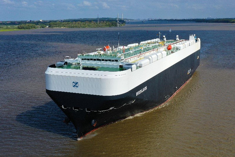 Photograph of the Vehicles Carrier (PCTC - Pure Car and Truck Carrier): BROOKLANDS           (IMO: 9748289). Documented in UK and Regional Shipping Movements.