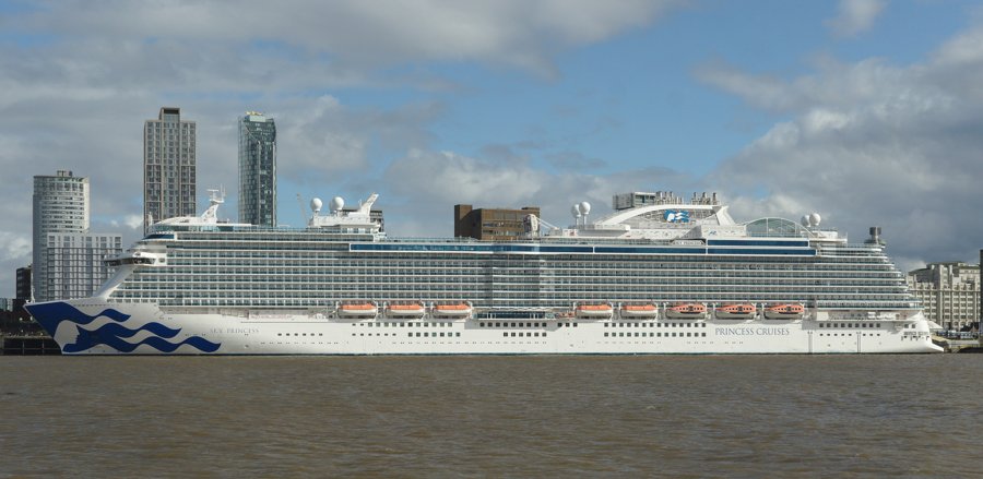 Southampton Departure: SKY PRINCESS