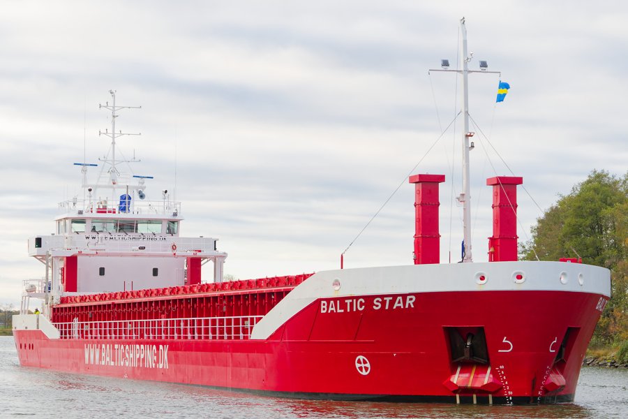  Scottish West Coast - BALTIC STAR transiting North Channel at Belfast